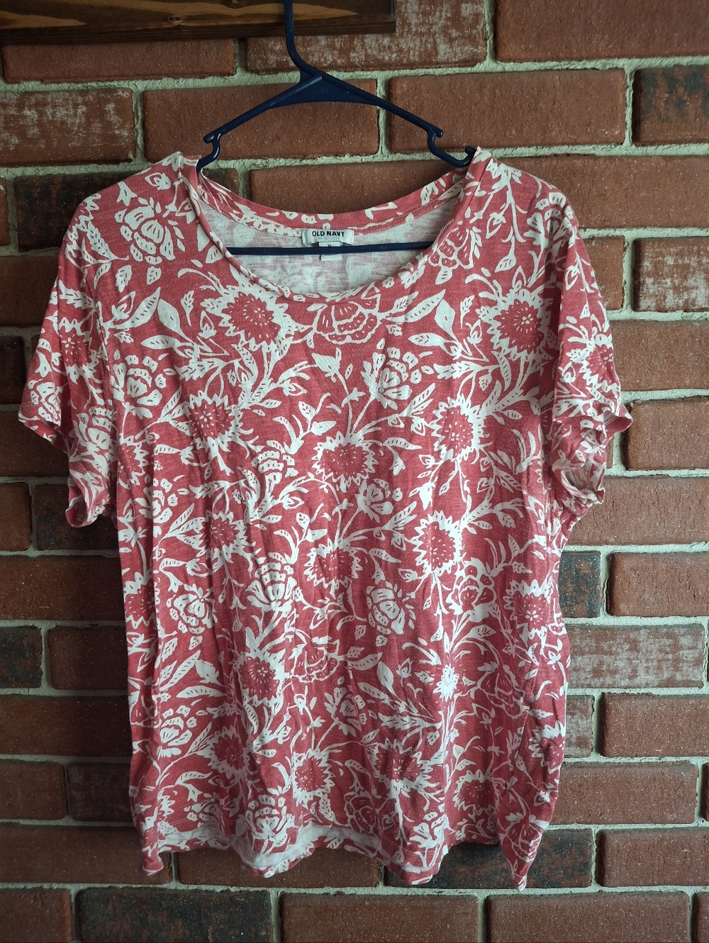 Old Navy Coral Pink / Red Floral Short Sleeve Tee